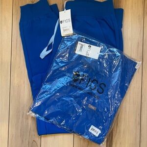 figs Zamora joggers and Catarina top.NWT. Size medium. Royal blue.